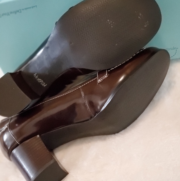 Preview International Womens View - Picture 2 of 4